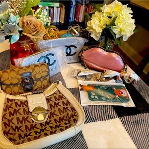 Bundle of Michael Kors, coach and more READ DESCRIPTION!!!